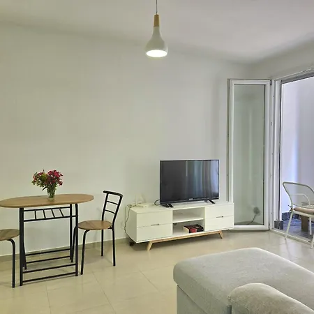 Apartament Merville Happy 083 *